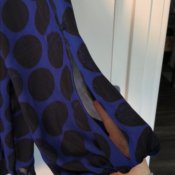 Vince Camuto polka dot top - Picture 3 of 6